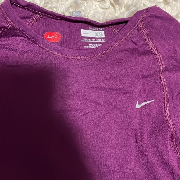 Nike shirt - Picture 2 of 3
